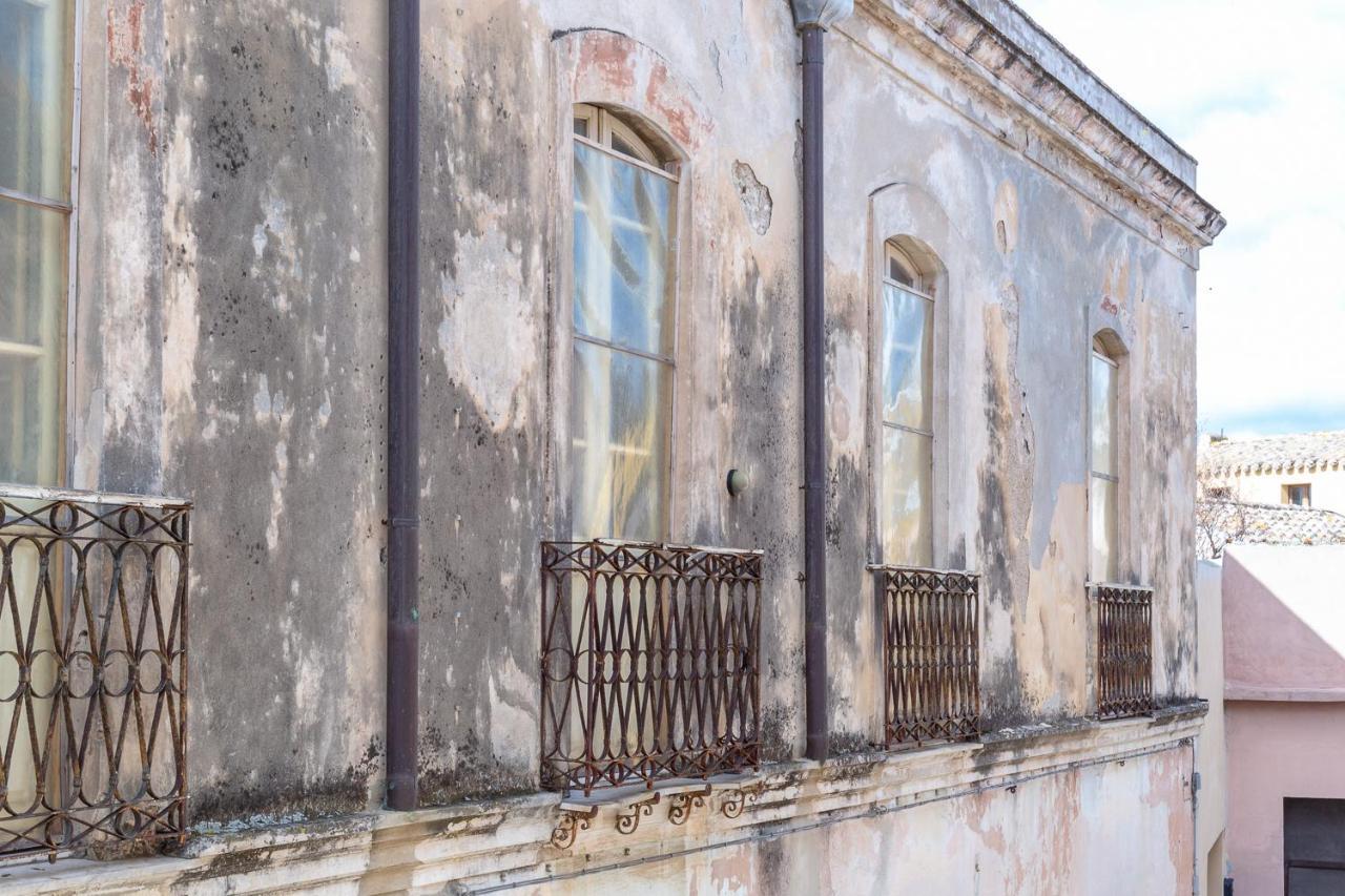 Villa Ladiri - Antica Dimora In Terra Cruda à Sìnnai Extérieur photo